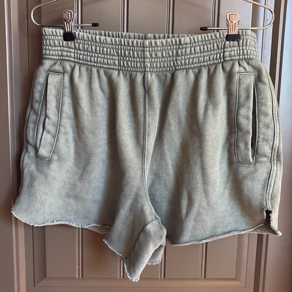Arie high Waisted Olive Green Shorts Size Small